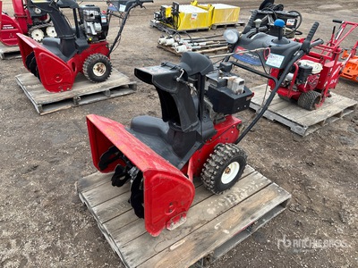 2008 Toro Power Max 826 LE 38622 2 ft Pneumatic Snow Blower