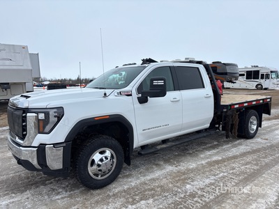 2025 GMC 3500HD 4x4 Crew Cab Table Top Truck