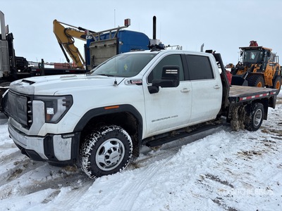 2025 GMC 3500HD 4x4 Crew Cab Flatbed Truck