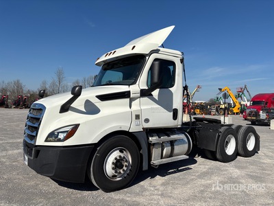 2018 Freightliner Cascadia 126 6x4 T/A Day Cab Truck Tractor