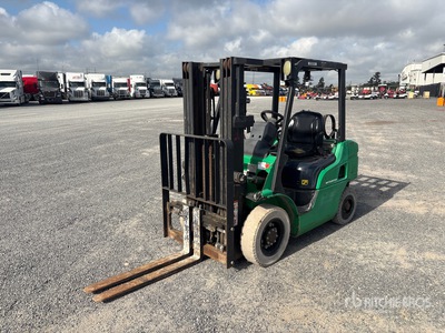 2014 Mitsubishi FG25NGLP 4600 lb Pneumatic Tire Forklift