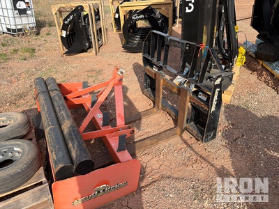 2016 Land Pride PFL3048 48 in Kompaktladergabeln (Inoperable)