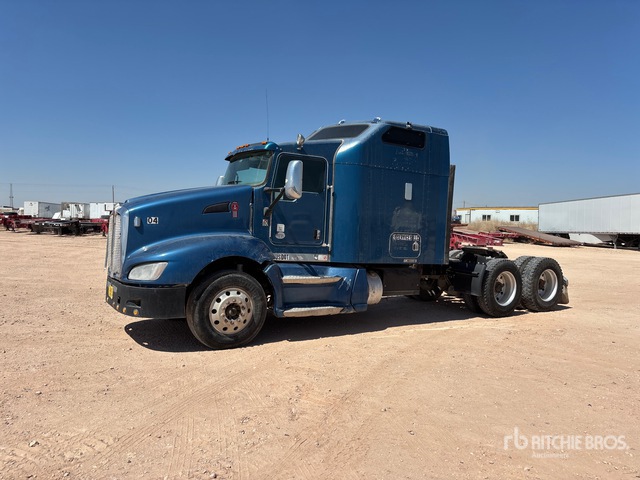 2010 Kenworth T660 6x4 T/A Sleeper Truck Tractor
