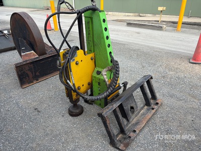 2010 EL-GRA Eng. Kompaktlader-Pfostentreiber