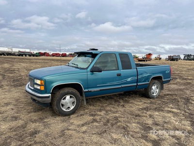 GMC Sierra 1500 SLE 4x4 Extended Cab Pickup