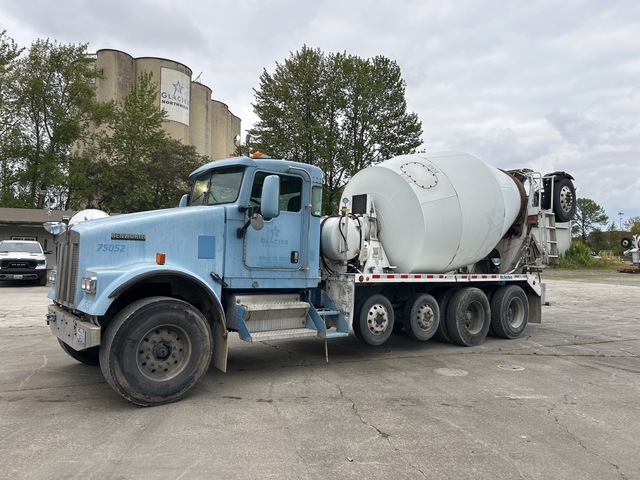2006 Kenworth W900 12x4 Mixer Truck