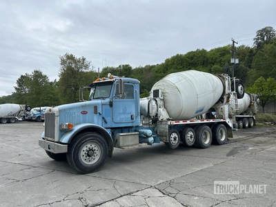 2007 Peterbilt 357-111 12x4 Mixer Truck