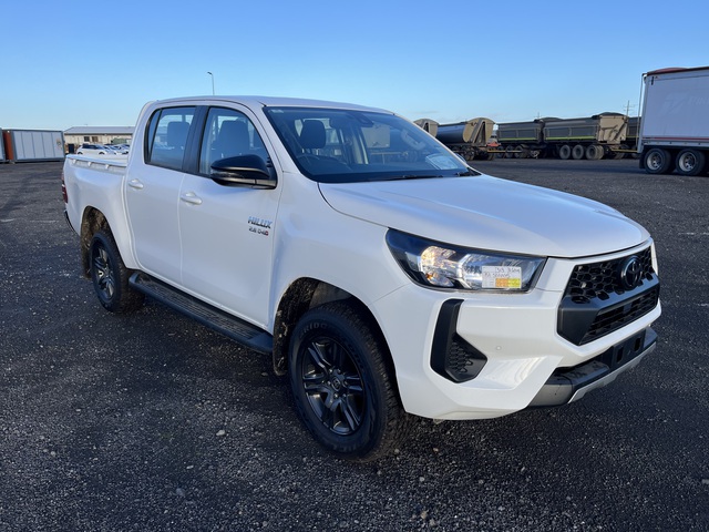 2025 Toyota Hilux 4x4 Dual Cab Ute (Unused)
