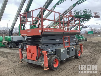 2015 Skyjack SJ9250RT Dual Fuel 4x4 Scissor Lift