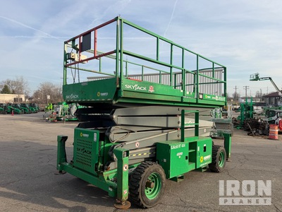 2015 Skyjack SJ9250 RT Dual Fuel 4x4 Scissor Lift