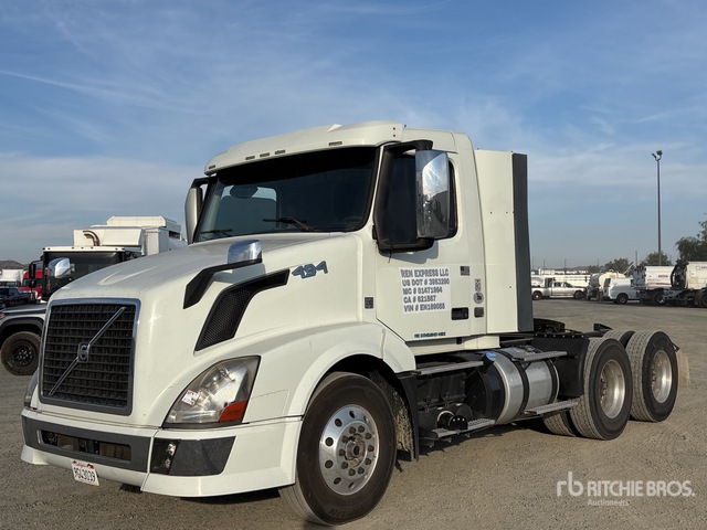 2014 Volvo Vnl 2014 Volvo Vnl 6X4 T/A Day Cab Truck Tractor