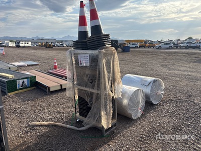 Quantity of (100) 15 In x 27 In Safety Fluorescent Pachołki drogowe (Unused)