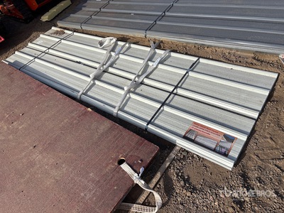 Quantity of (30) 9.84 ft x 3 ft White Metal Roof Panels Materiale edile (Unused)