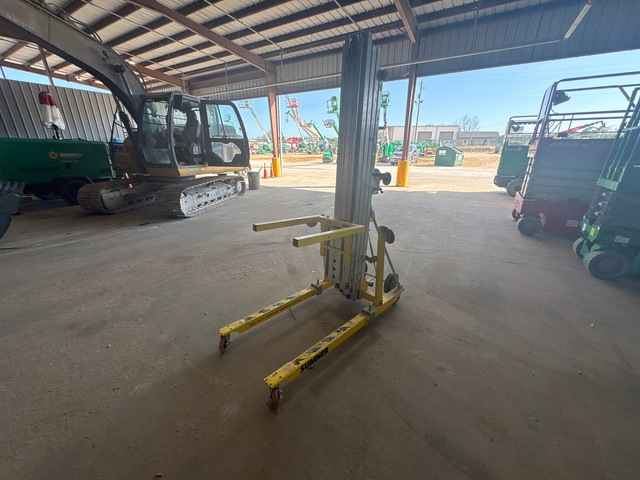 2023 Sumner 2124 Material Hoist