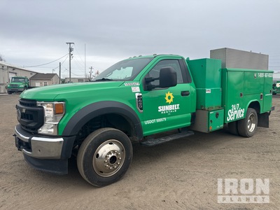 2021 Ford F-450 XLT 4x4 Has 160 gallon fluid compartments two 40 gallon new fluid and 80 used oil recovery tank Servicewagen