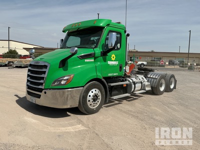 2019 Freightliner Cascadia 6x4 T/A Day Cab Truck Tractor