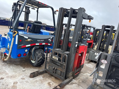 Raymond 31i-DR45 3000 lb Reach Truck