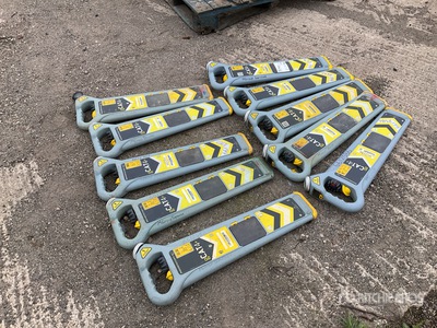Quantity of (10) Cable Detector أدوات يدوية متنوعة