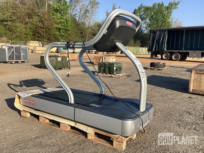 Star Trac 9-9051-MUNBP0 Treadmill