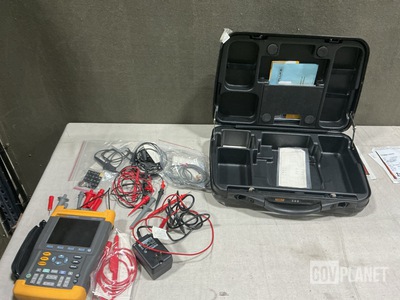 (8) Fluke 199 ScopeMeter Portable Oscilloscopes