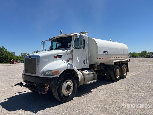 2012 Peterbilt 348 4000 gal 6x4 Water Truck
