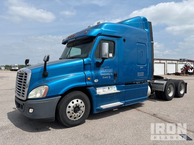 2013 (unverified) Freightliner Cascadia CA125 6x4 T/A Sleeper Truck Tractor