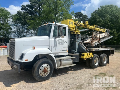 PM Snooper 600 lb Articulated Boom on 1988 Freightliner FLC112064SD Business Class 6x4 Bridge Inspection Truck