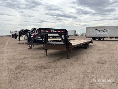 2015 PJ Trailers 30 ft T/A Gooseneck Flatbed Trailer