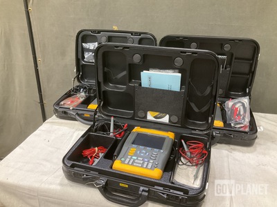 (3) Fluke 199 Scopemeters