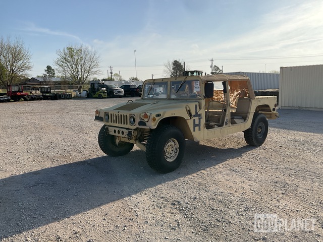 2005 AM General M1097R1 HMMWV 4 Door Soft Top w/Truck Body