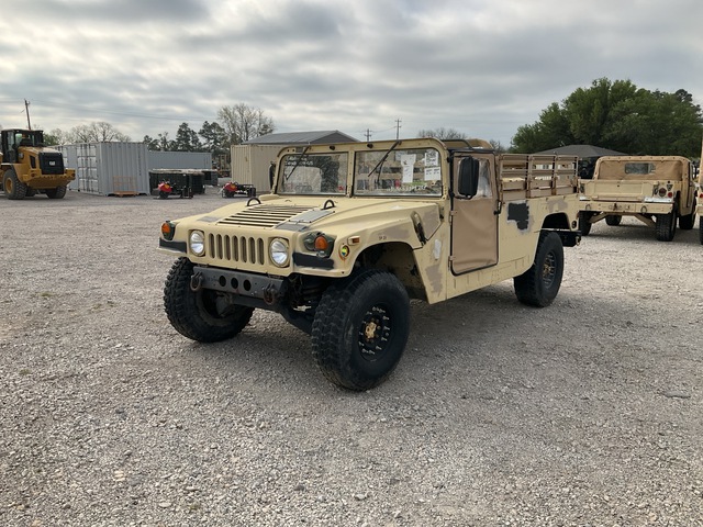 AM General M1097R1 HMMWV 2 Door w/Truck Body