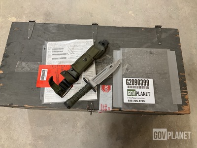 (27) Bayonet Knives w/Scabbards