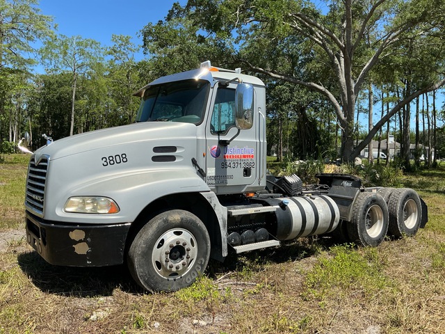 2013 Mack CXU613 6x4 T/A Day Cab Truck Tractor