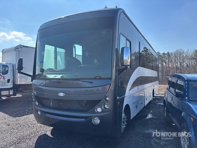 2008 Coachworks/Workhorse 4x2 20-Seat Coach (Inoperable)