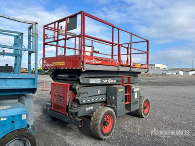 2016 Skyjack SJ8841 4x4 Diesel Scissor Lift