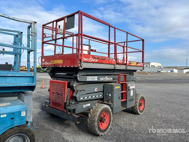 2016 Skyjack SJ8841 4x4 Diesel Scissor Lift