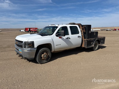 2014 Chevrolet Silverado K3500 4x4 Crew Cab Flatbed Truck