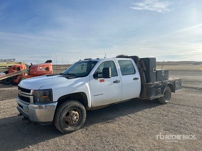 2014 Chevrolet Silverado K3500 Flatbed Truck