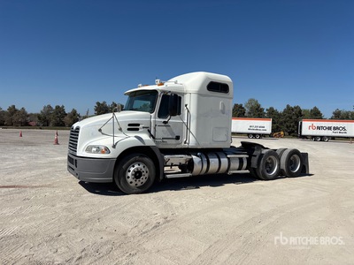 2013 Mack CXU613 6x4 3- Achs Sattelzugmaschine mit Schlafkabine