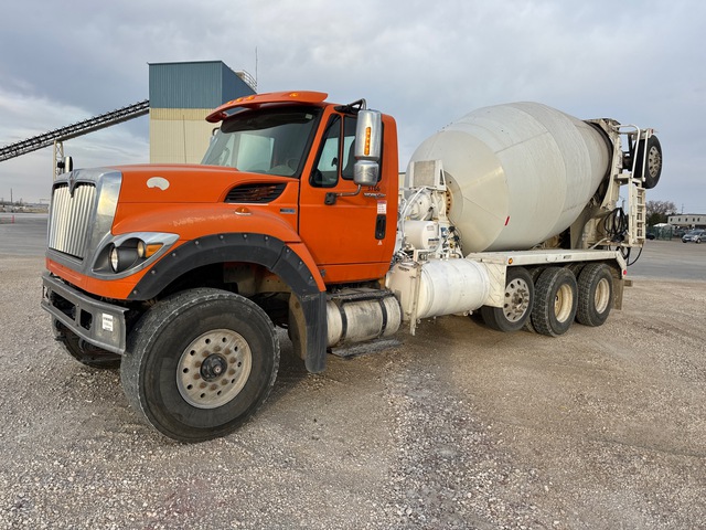 2013 International 7600 10x4 Mixer Truck