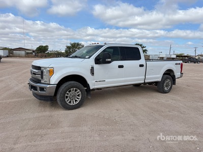 2017 Ford F-350 XLT 4x4 Crew Cab Pick-up