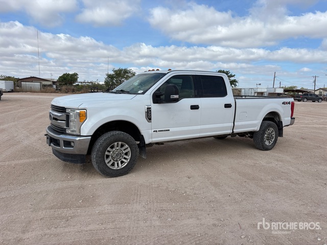 1FT8W3BT4HEF48527 Ford F-350 Photo 1