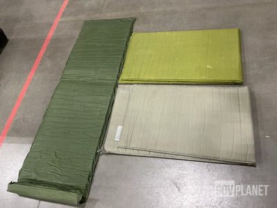 (39) Self-Inflating Sleeping Mats