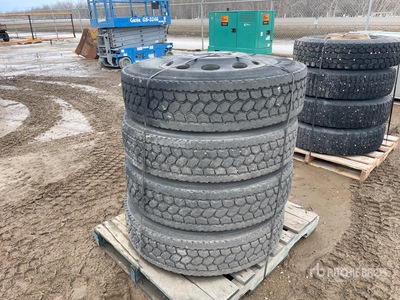 Quantity of (4) Michelin 275/80R22.5 Neumáticos