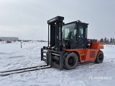2013 Doosan D110S-5 24050 lb Pneumatic Tire Forklift
