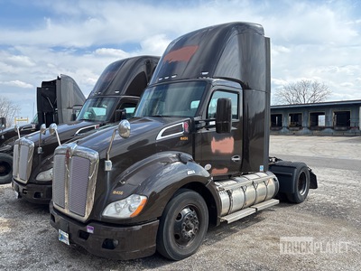 2019 Kenworth T680 4x2 S/A Day Cab Truck Tractor (Inoperable)