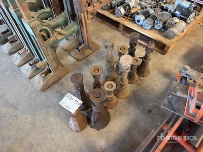 Quantity of (11) House Leveling Jacks