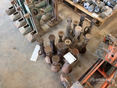 Quantity of (16) House Leveling Jacks Varios, herramientas manuales