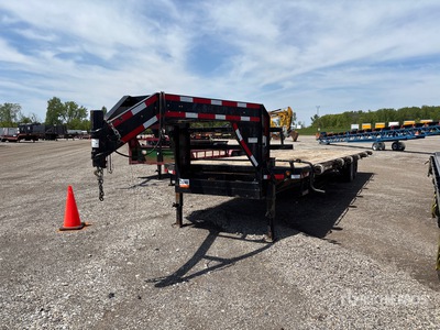 2011 E-Z Trail 30 ft T/A Gooseneck Equipment Trailer
