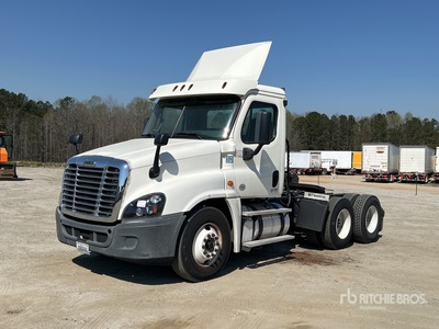 2018 Freightliner Cascadia 125 6x4 T/A Day Cab Truck Tractor